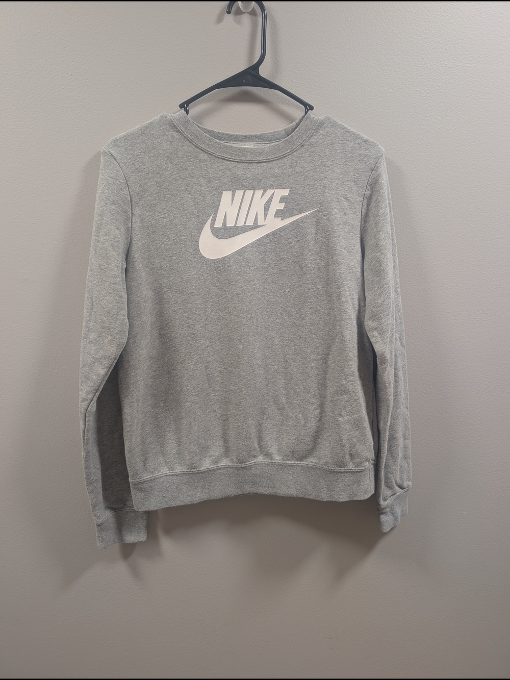Nike Women's Light Gray Crewneck Sweatshirt XS
